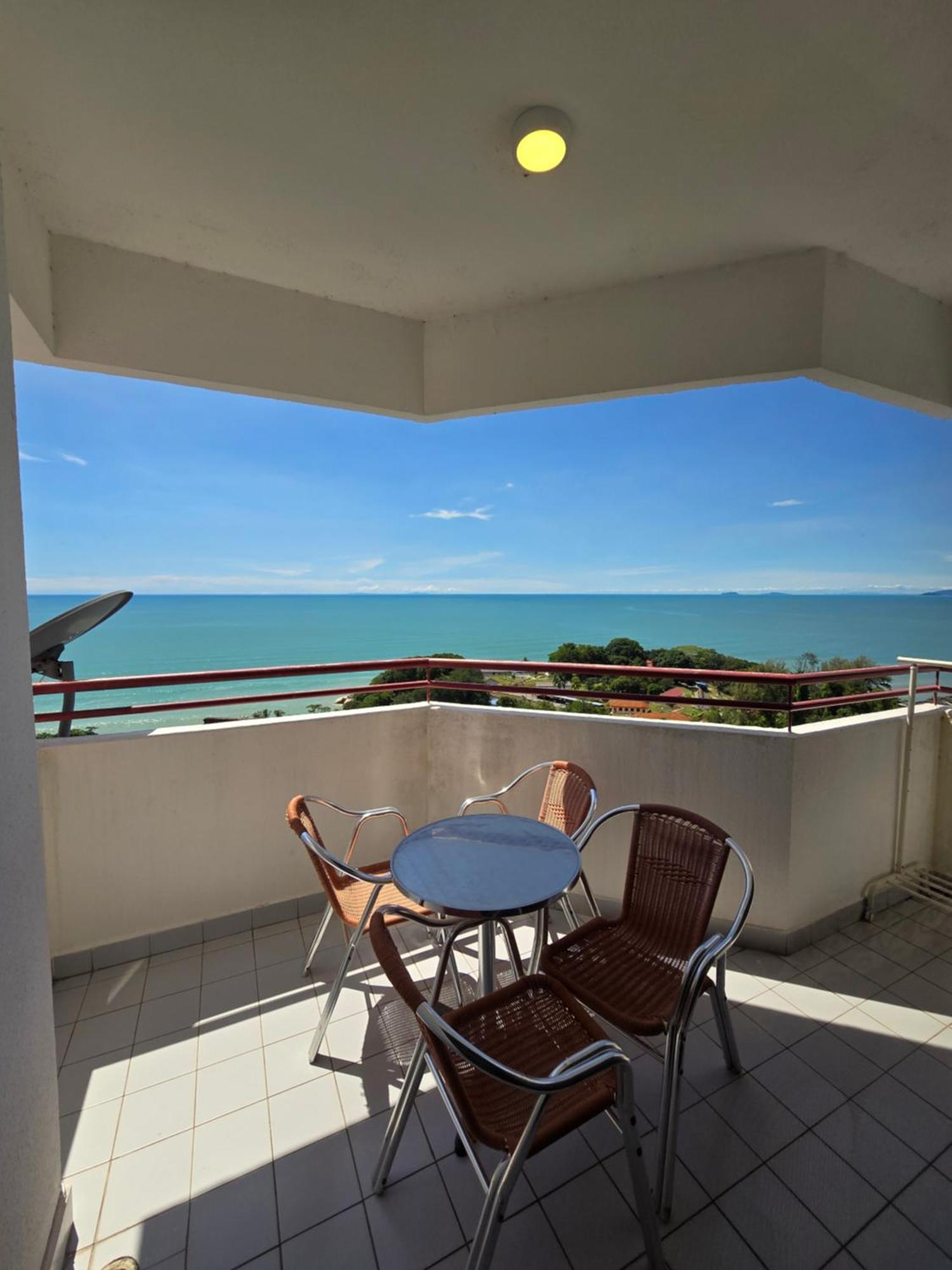 Green Ocean Seaview Apartment Бату-Ферринги Экстерьер фото